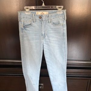 00 Hollister Super Skinny High Rise